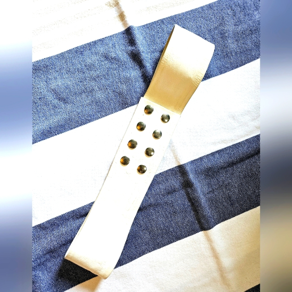 Vintage 80s White Genuine Leather Snap Front Belt Small/Medium